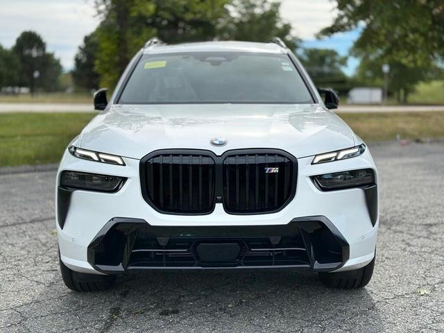 Photo of 2026 Alpine White BMW X7