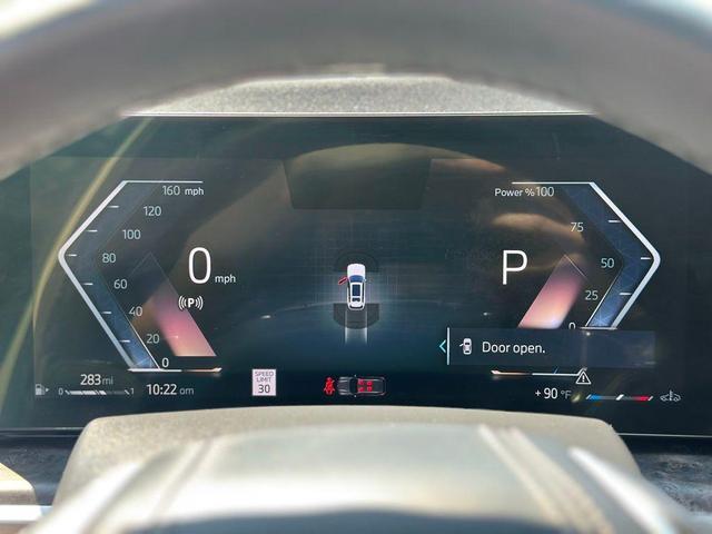 Photo of 2024 Mineral White Metallic BMW X7