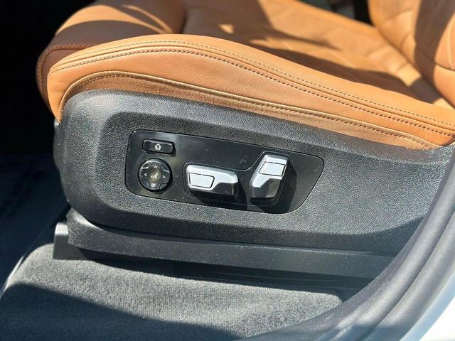 Photo of 2024 Mineral White Metallic BMW X7