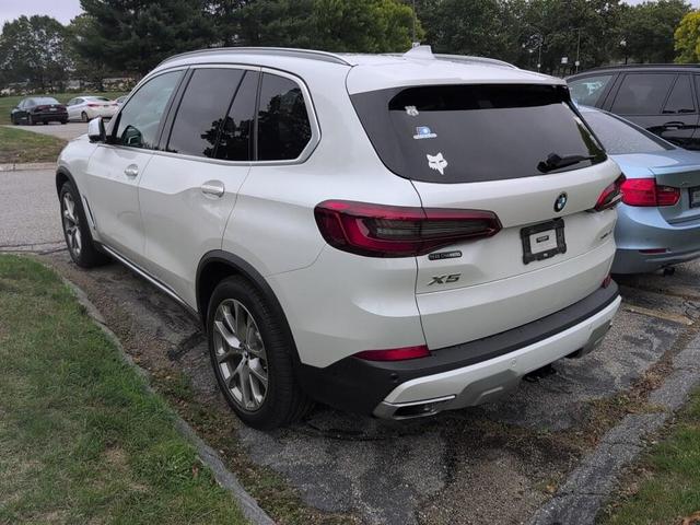 Photo of 2020 Mineral White Metallic BMW X5
