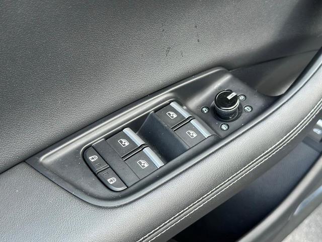 Photo of 2023 Mythos Black Metallic Audi Q8