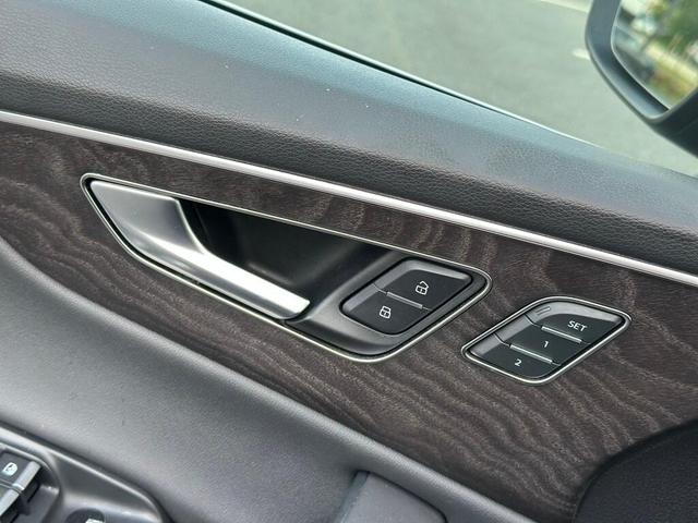 Photo of 2023 Mythos Black Metallic Audi Q8