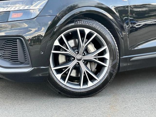 Photo of 2023 Mythos Black Metallic Audi Q8