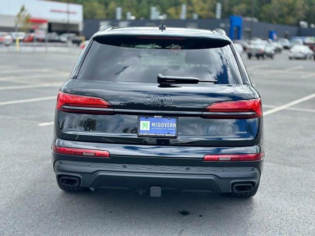 Photo of 2025 Mythos Black Metallic Audi Q7