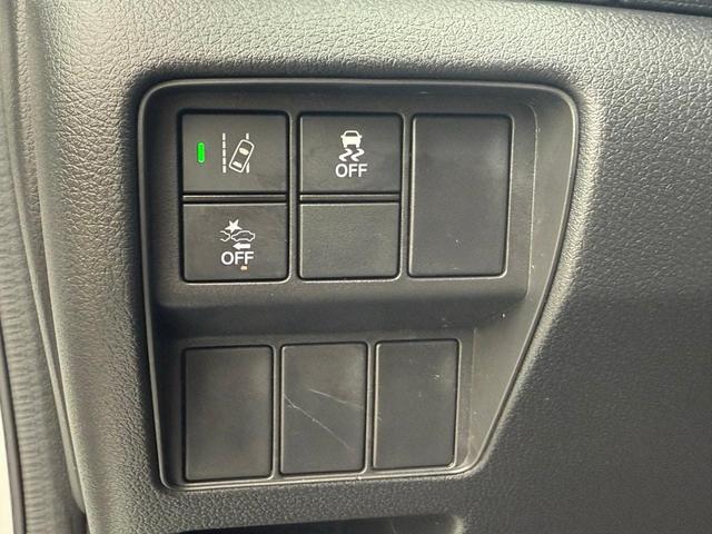 Photo of 2022 White Honda CR-V