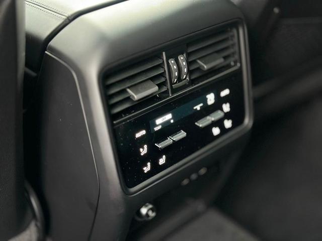 Photo of 2025 Black Metallic Porsche Cayenne