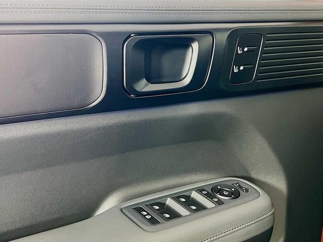Photo of 2025 Terracotta Orange Hyundai SANTA FE HEV