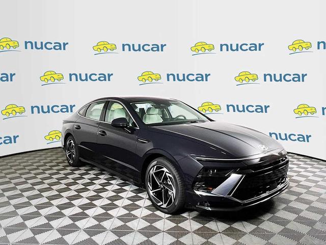 Photo of 2025 Carbon Blue Hyundai SONATA