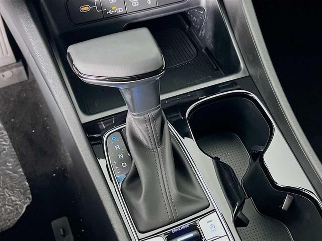 Photo of 2025 Serenity White Pearl Hyundai TUCSON