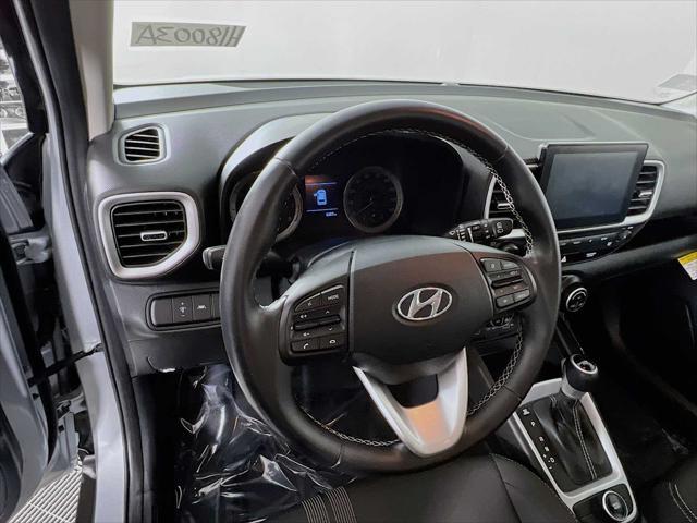 Photo of 2022 Stellar Silver Hyundai VENUE