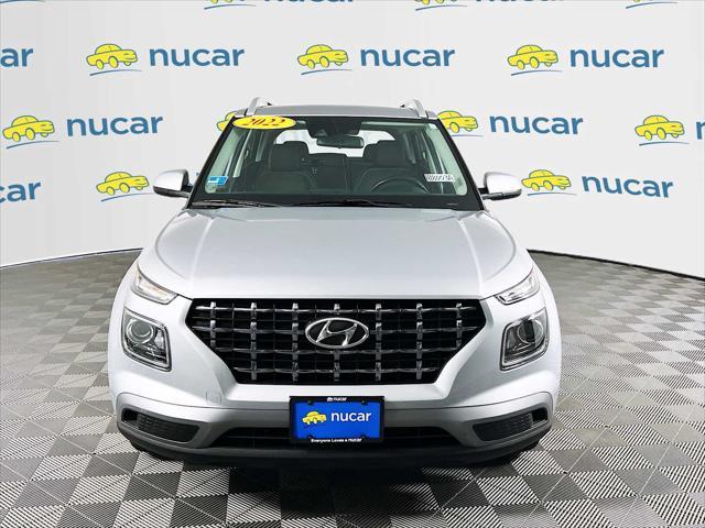 Photo of 2022 Stellar Silver Hyundai VENUE