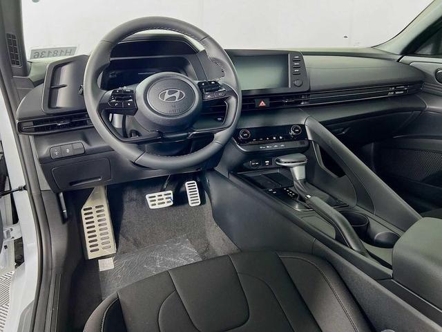 Photo of 2025 Serenity White Hyundai ELANTRA