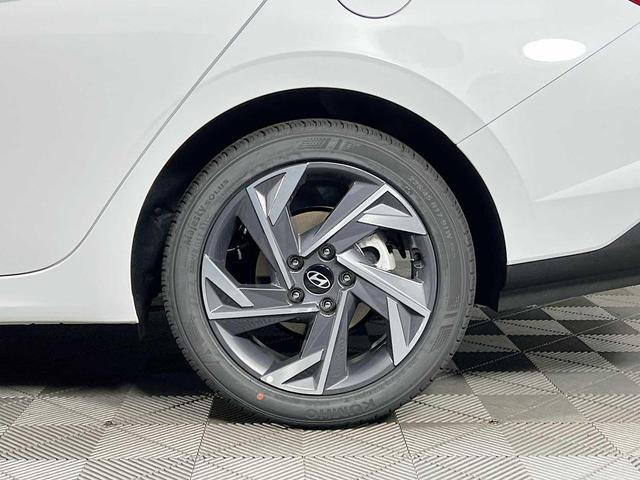 Photo of 2025 Serenity White Hyundai ELANTRA