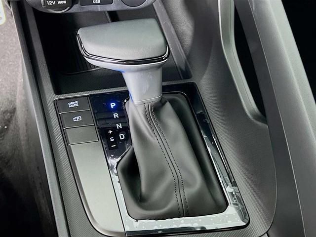 Photo of 2025 Serenity White Hyundai ELANTRA