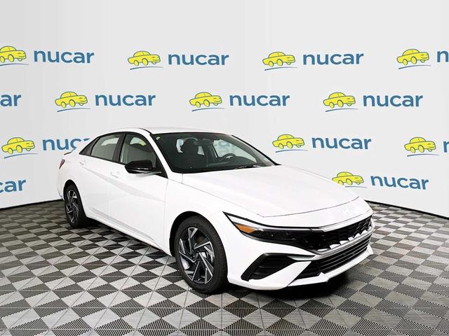 Photo of 2025 Serenity White Hyundai ELANTRA