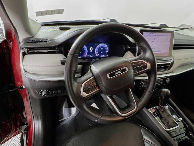 Photo of 2022 Velvet Red Pearlcoat Jeep Compass