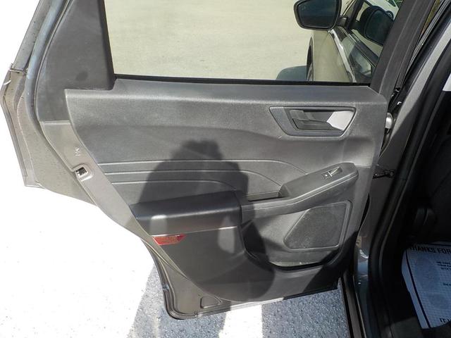 Photo of 2022 Gray Ford Escape