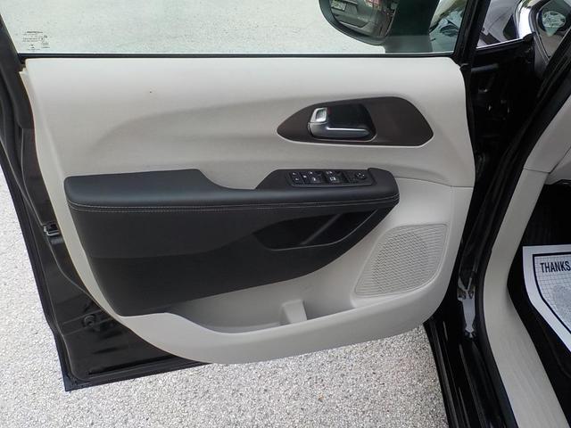 Photo of 2023 Black Chrysler Voyager