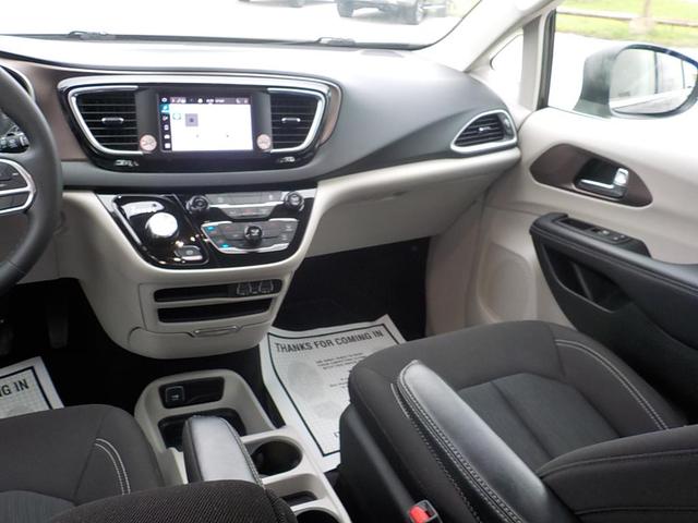 Photo of 2023 Black Chrysler Voyager