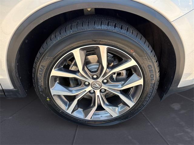 Photo of 2022 Lunar Silver Metallic Acura MDX