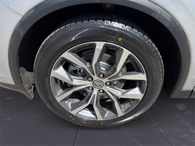 Photo of 2022 Lunar Silver Metallic Acura MDX