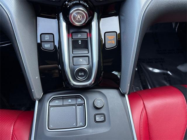 Photo of 2025 Platinum White Pearl Acura TLX