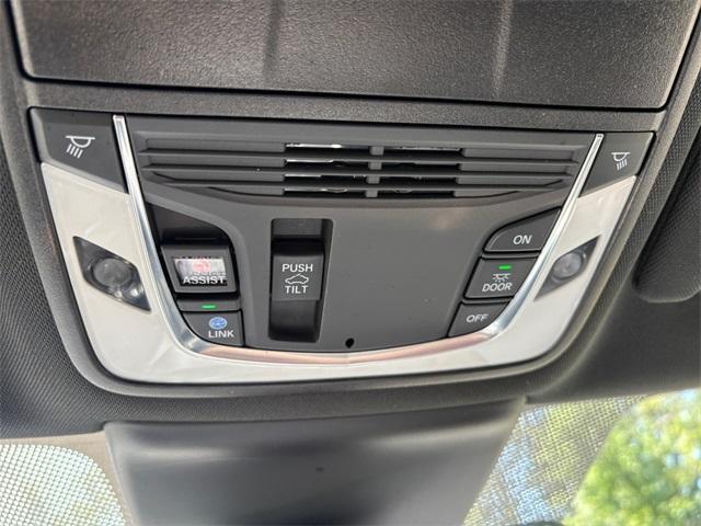 Photo of 2023 Lunar Silver Metallic Acura TLX