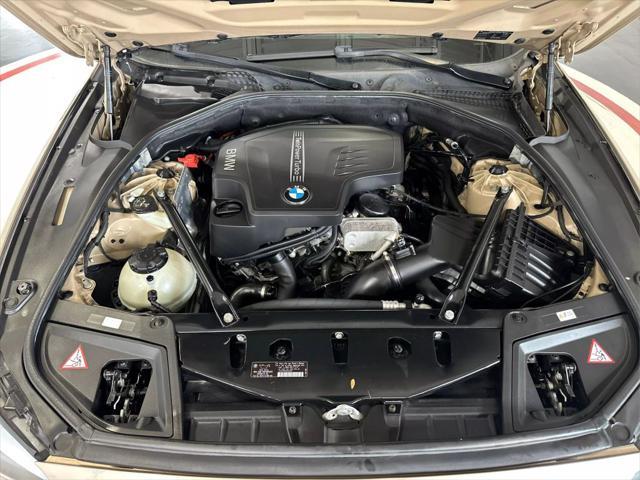 Photo of 2013 Gold BMW 528