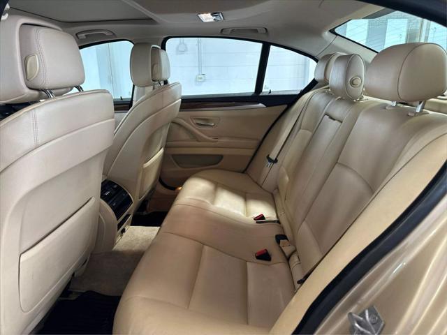 Photo of 2013 Gold BMW 528