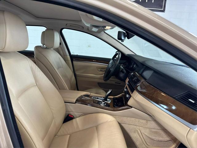Photo of 2013 Gold BMW 528