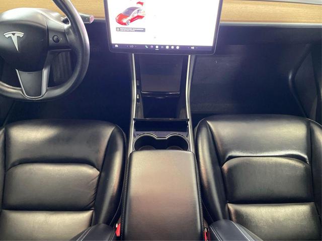 Photo of 2018 Red Tesla Model 3