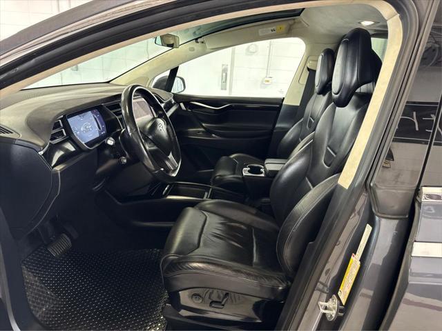 Photo of 2016 Titanium Metallic Tesla Model X