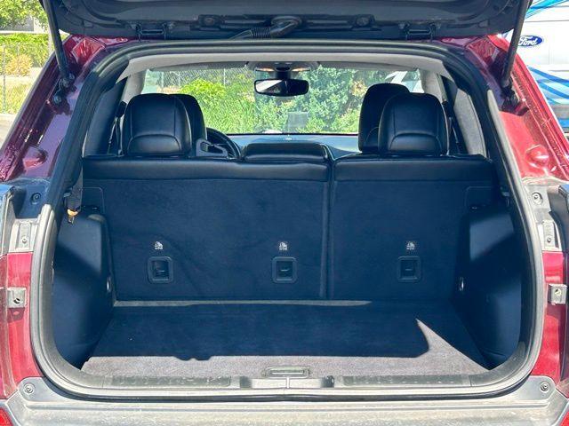 Photo of 2019 Velvet Red Pearlcoat Jeep Cherokee