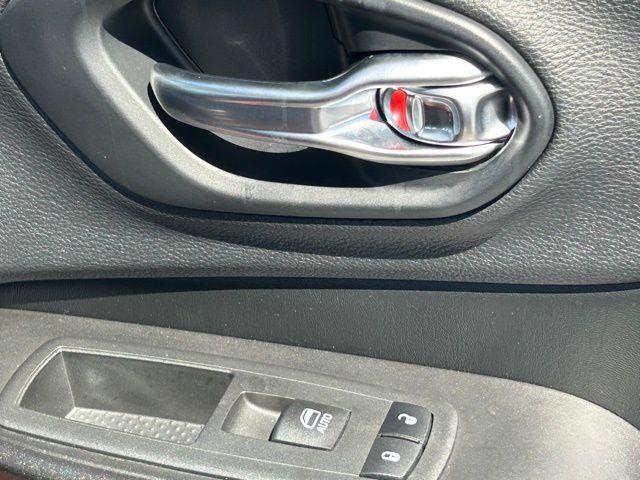 Photo of 2019 Velvet Red Pearlcoat Jeep Cherokee