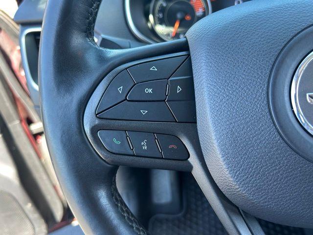 Photo of 2019 Velvet Red Pearlcoat Jeep Cherokee