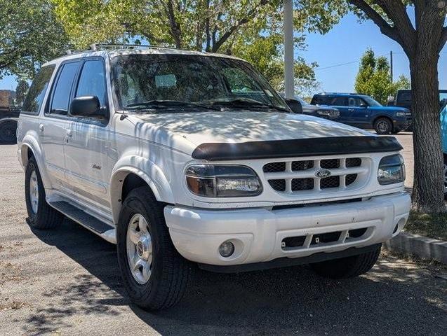2000 Ford Explorer