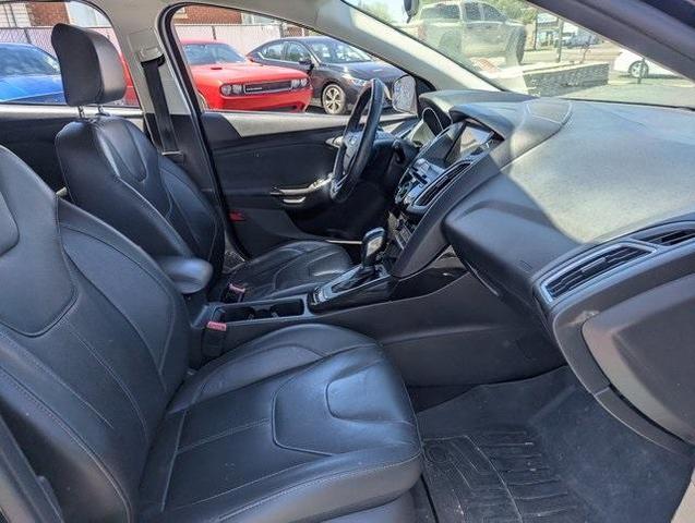 Photo of 2018 Shadow Black Ford Focus