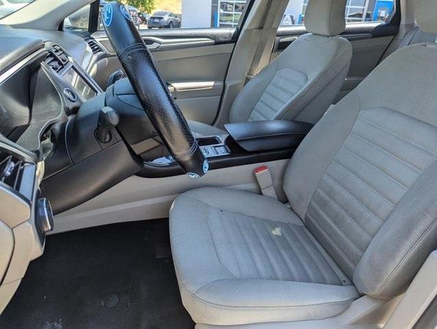 Photo of 2018 White Gold Ford Fusion
