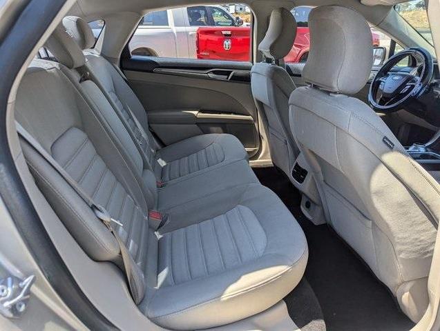 Photo of 2018 White Gold Ford Fusion
