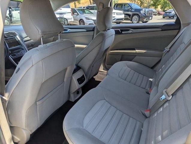 Photo of 2018 White Gold Ford Fusion