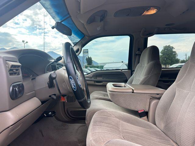 Photo of 2001 Medium Steel Blue Clearcoat Metallic Ford Excursion
