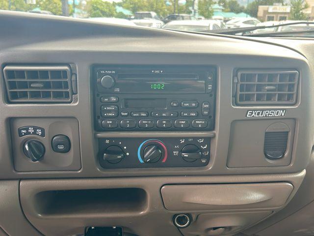 Photo of 2001 Medium Steel Blue Clearcoat Metallic Ford Excursion
