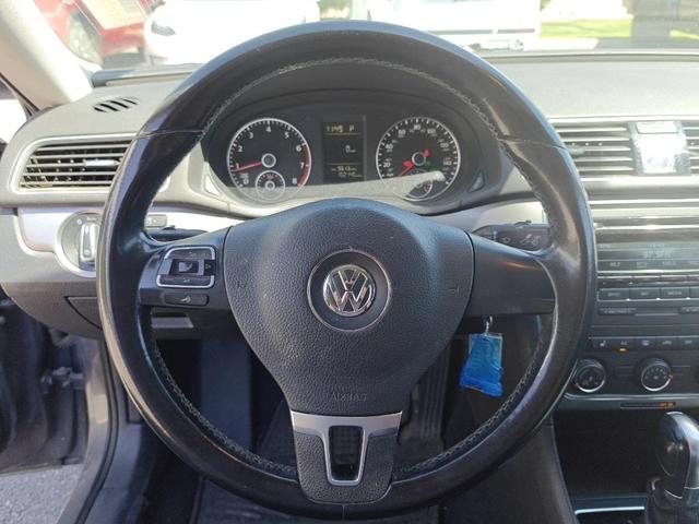 Photo of 2015 Platinum Gray Metallic Volkswagen Passat
