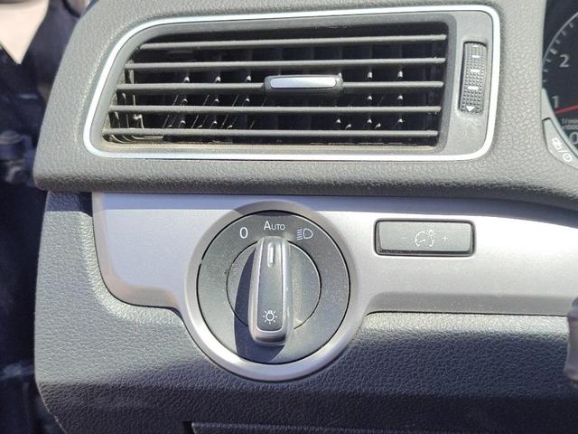 Photo of 2015 Platinum Gray Metallic Volkswagen Passat
