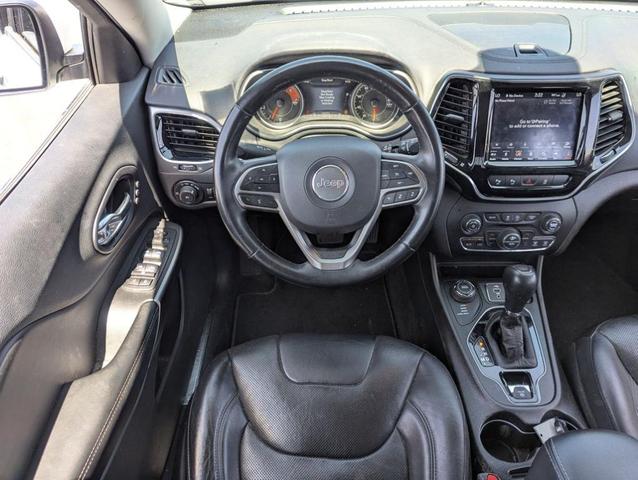 Photo of 2019 Bright White Clearcoat Jeep Cherokee
