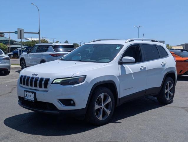 Photo of 2019 Bright White Clearcoat Jeep Cherokee