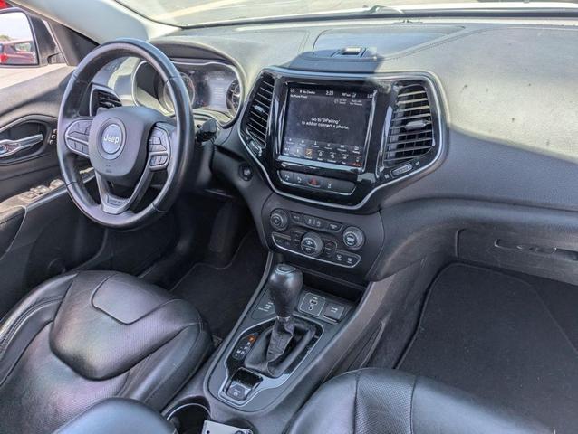 Photo of 2019 Bright White Clearcoat Jeep Cherokee