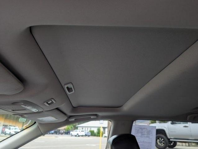 Photo of 2013 Super Black Nissan Pathfinder