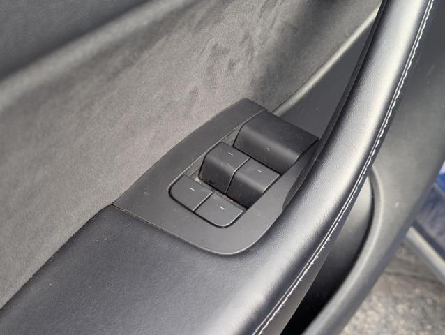Photo of 2021 Blue Tesla Model Y