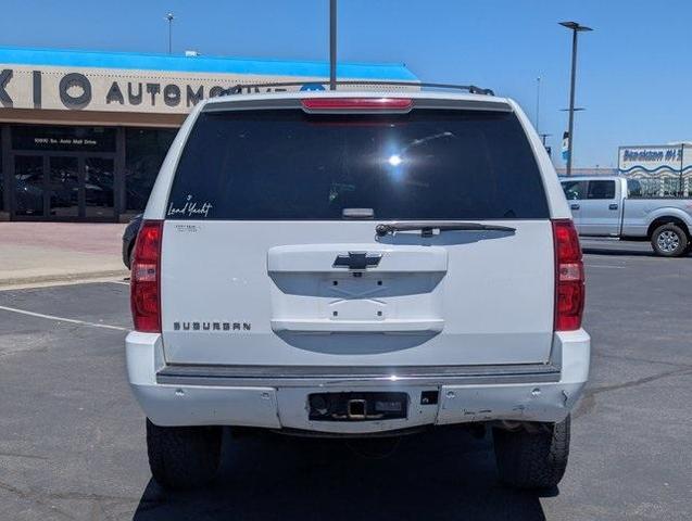 Photo of 2014 Summit White Chevrolet Suburban